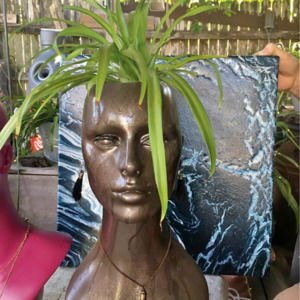 Meet your Posher, Jillian